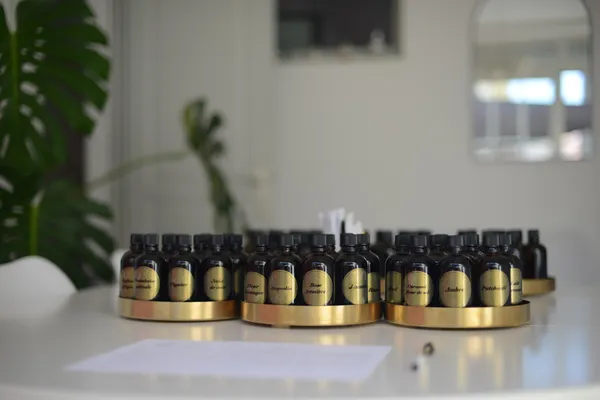 Fabriquez votre parfum de 60ml avec Eloïse - Image n°2 - Wecandoo