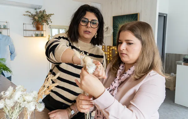 Réalisez votre couronne murale en fleurs séchées - Image n°3 - Wecandoo