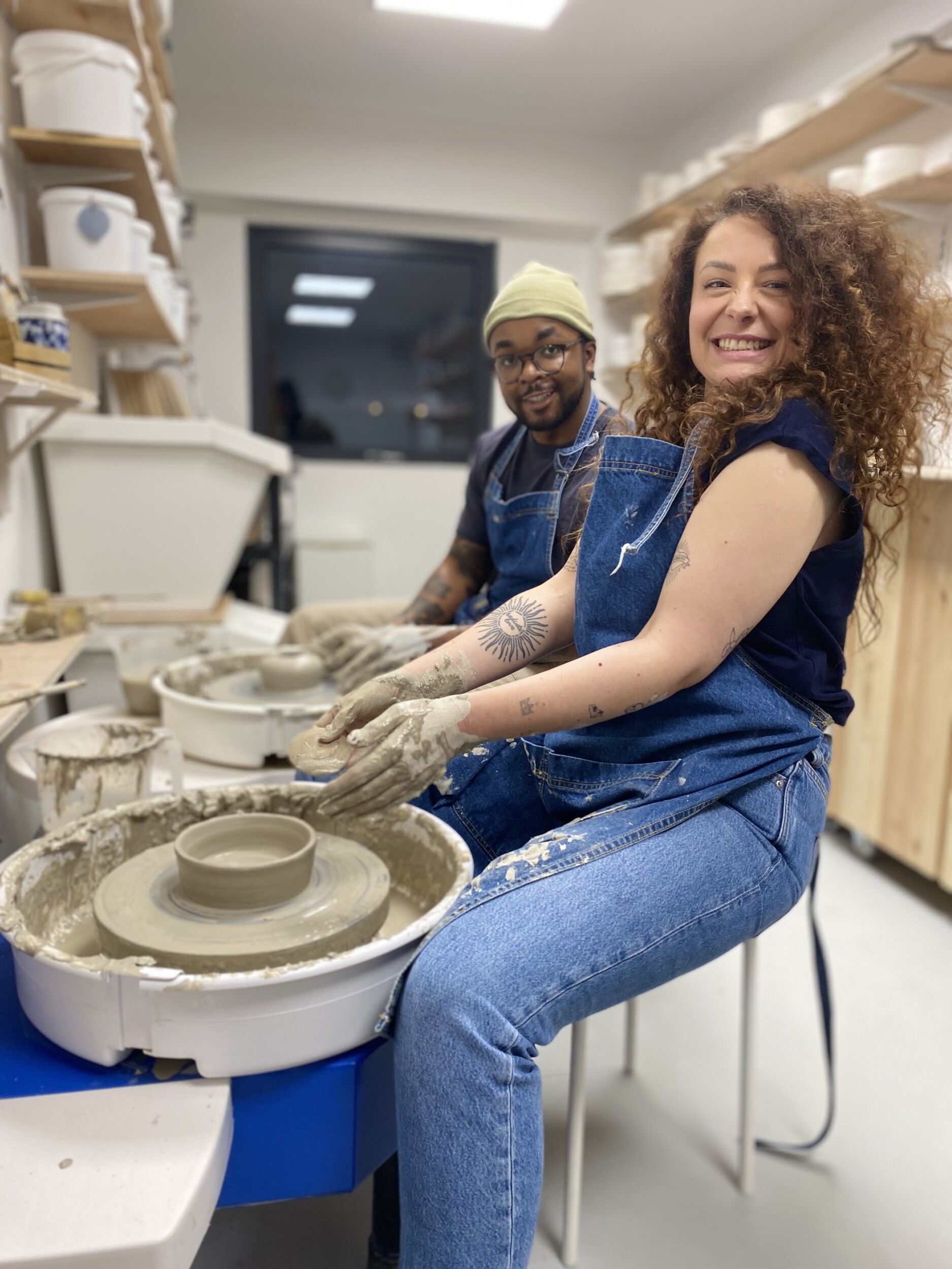 Wecandoo - Discover the potters wheel and throw a cup, a bowl and a pourer - Image n°1