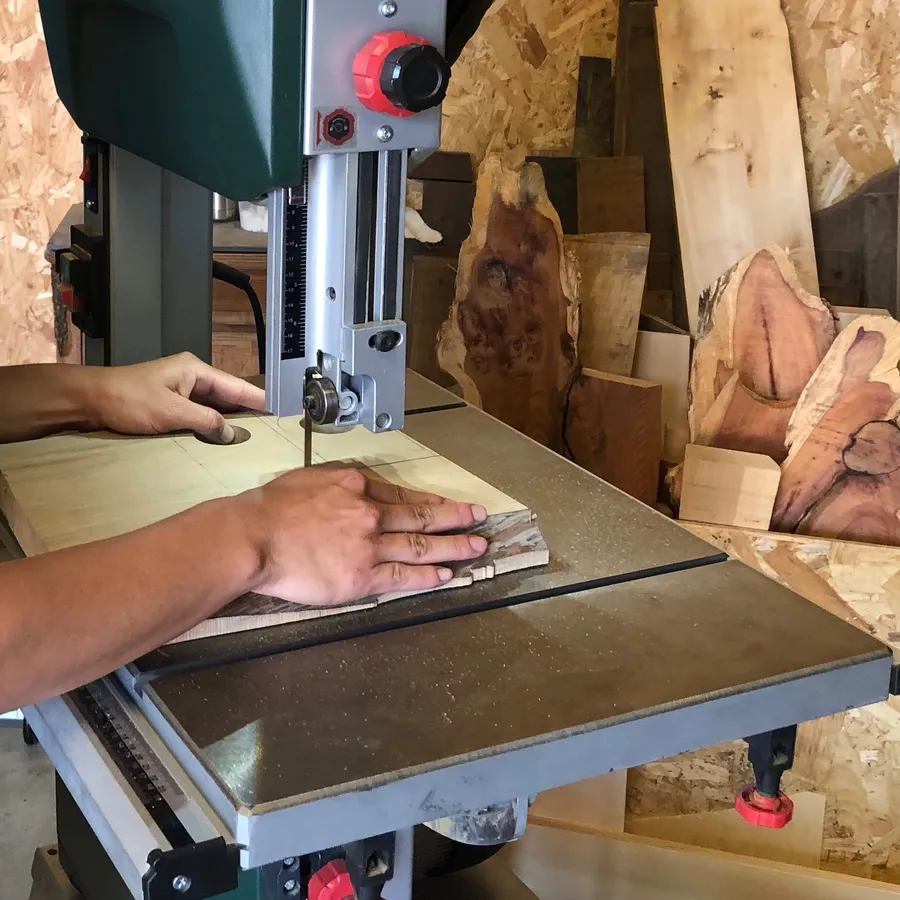 Créez votre vase en bois pour fleurs séchées avec Claire - Image n°1 - Wecandoo