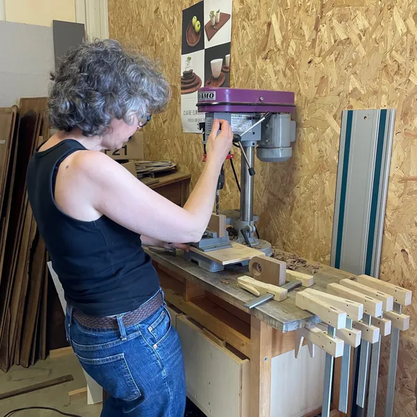 Créez votre vase en bois pour fleurs séchées avec Claire - Image n°3 - Wecandoo