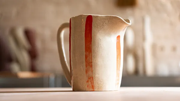 Modelez votre pichet en céramique avec Guylène - Image n°4 - Wecandoo