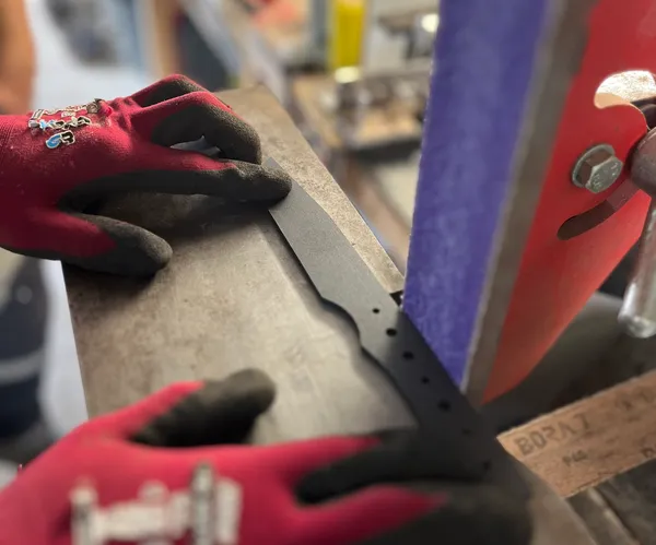 Fabriquez votre couteau droit sur une journée avec Alexandre - Afbeelding nr. 5 - Wecandoo