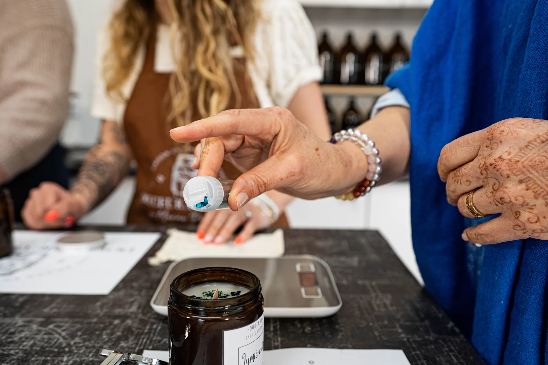 Réalisez votre bougie naturelle avec Marine - Afbeelding nr. 1 - Wecandoo