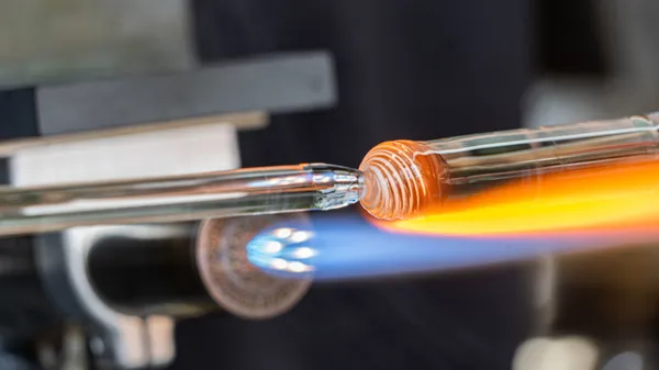 Soufflez votre sphère en verre unique avec Eric - Image n°4 - Wecandoo