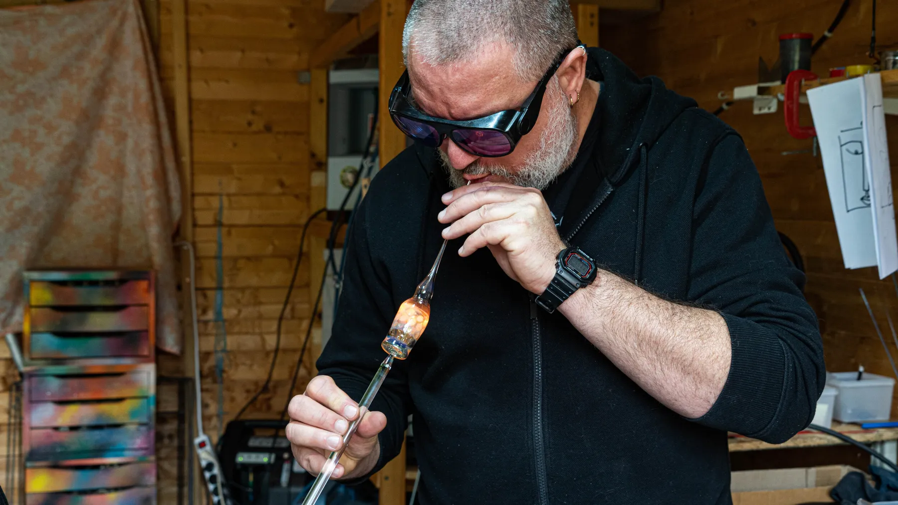 Soufflez votre sphère en verre unique avec Eric - Image n°3 - Wecandoo