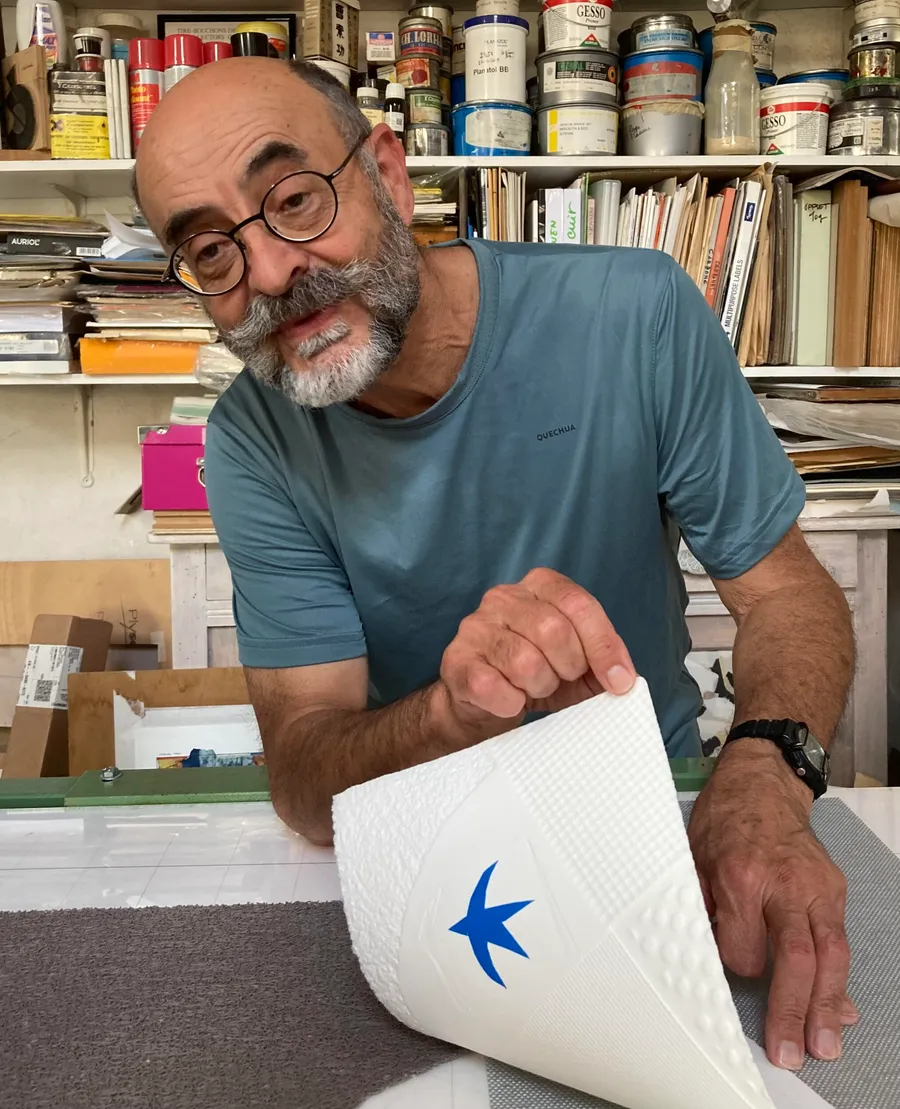 Pressez votre papier en relief personnalisé avec Alain - Image n°1 - Wecandoo