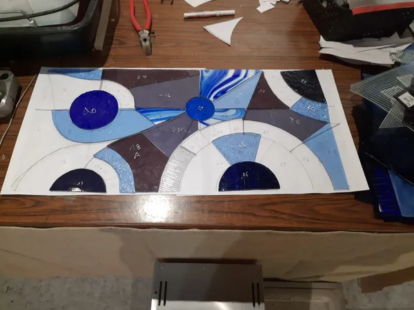 Créez votre grande pièce sur-mesure en vitrail Tiffany sur 3 jours avec Christine - Image n°3 - Wecandoo