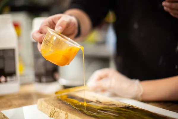 Réalisez votre billot de boucher en bois debout sur une journée - Image n°1 - Wecandoo