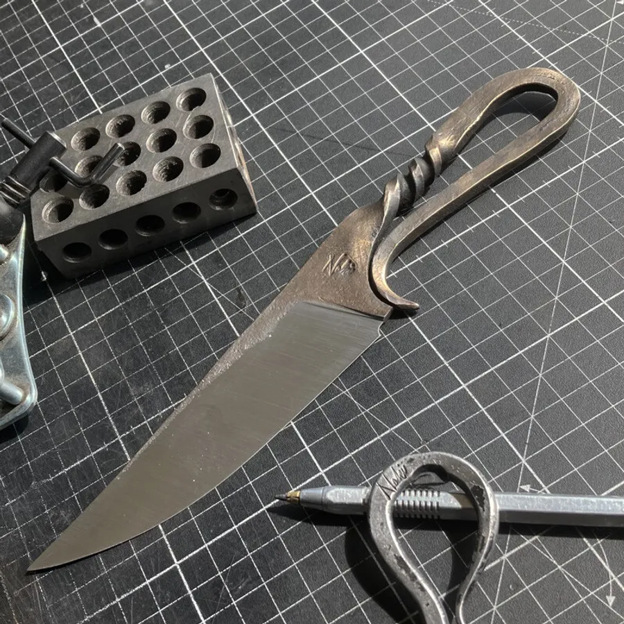 Réalisez votre couteau de forgeron sur une journée avec Nicolas - Image n°1 - Wecandoo