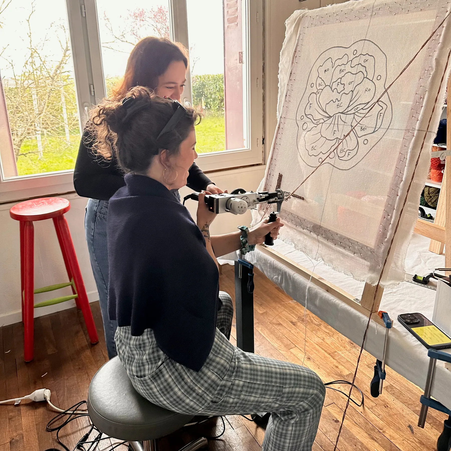 Tuftez votre tapis de A à Z avec Elise et son équipe - 2J - Image n°4 - Wecandoo