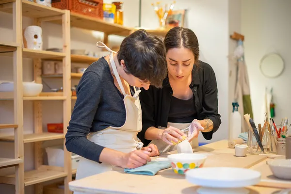 Design and decorate your porcelain and stoneware objects with Anna - Image n°2 - Wecandoo