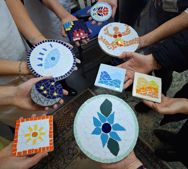 Rassemblez votre équipe et créez votre œuvre en mosaïque avec Delphine - Afbeelding nr. 3 - Wecandoo