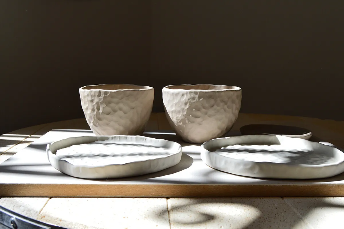 Model and decorate your porcelain and stoneware objects