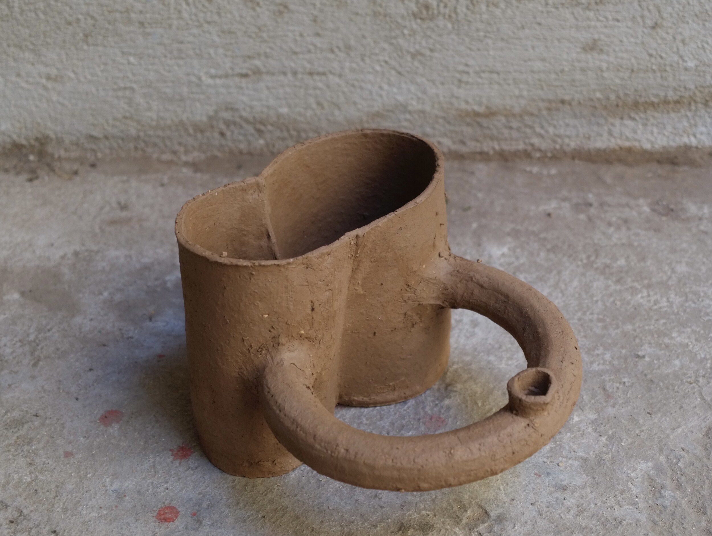 Modelez votre pot de fleur auto-irrigué