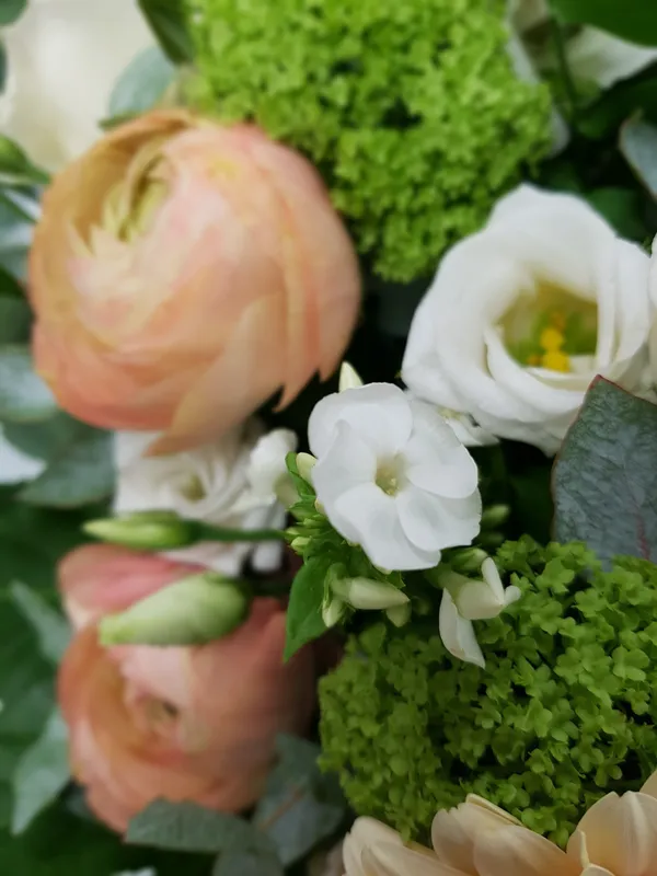 Réalisez votre bouquet de fleurs fraîches locales et de saison - Image n°4 - Wecandoo