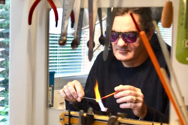 Créez votre bijou en perles de verre avec Pascal - Image n°5 - Wecandoo