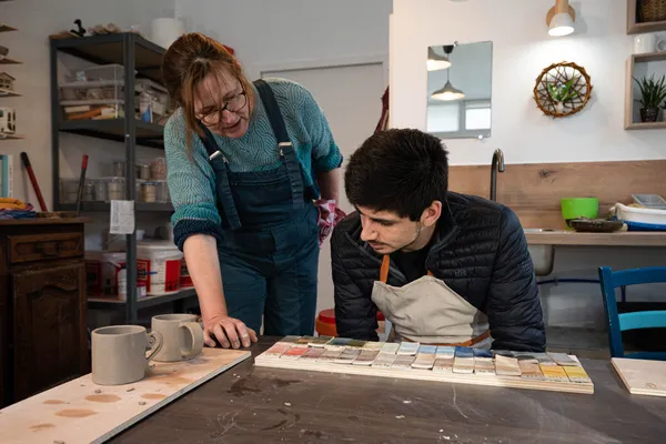 Modelez et décorez votre mug avec Véronique - Image n°3 - Wecandoo