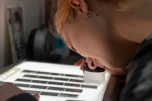 Développez et tirez vos photos argentiques en noir et blanc sur une journée avec François - Image n°2 - Wecandoo