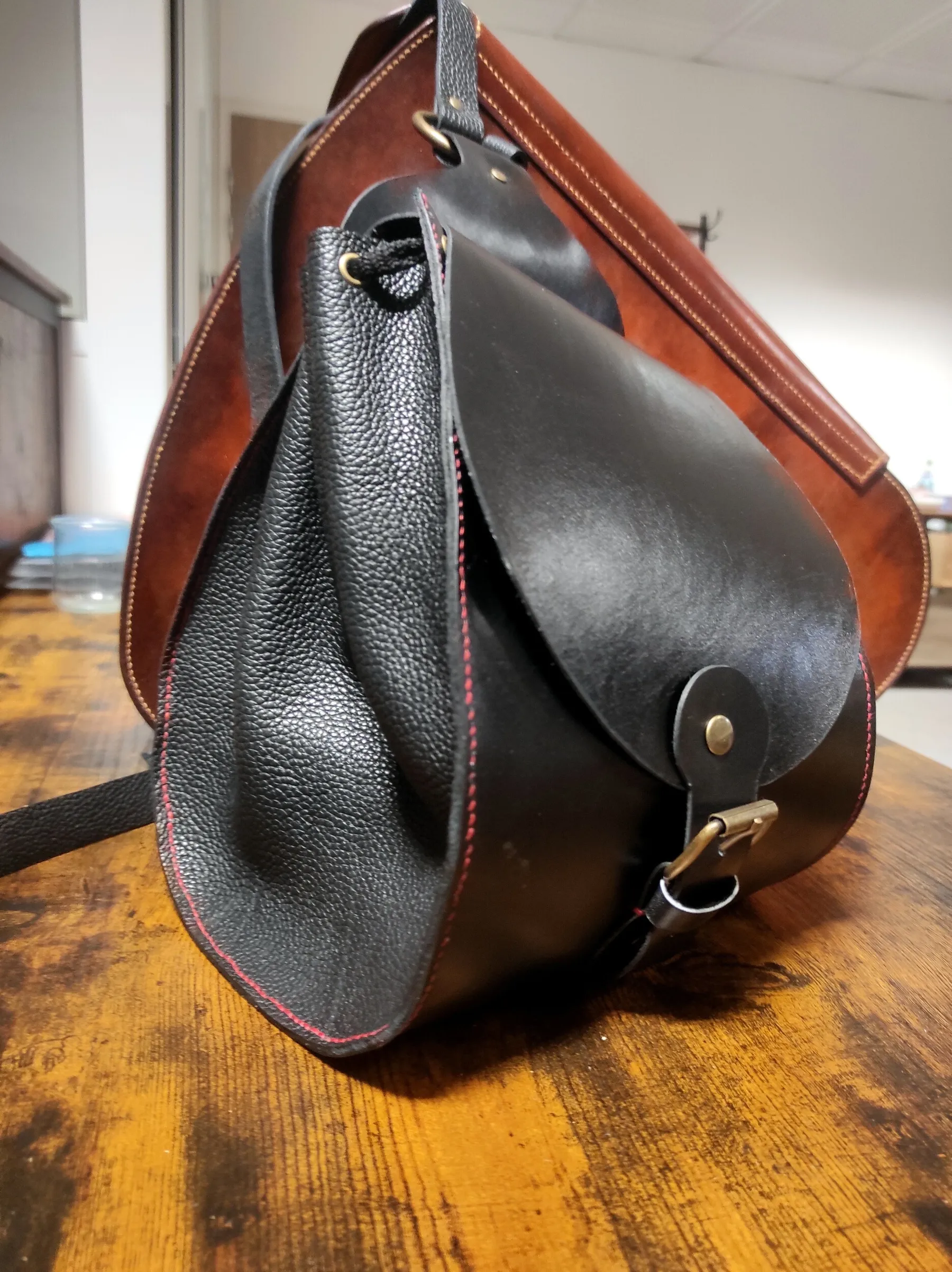 Réalisez votre sac à dos en cuir sur 2 jours - Image n°3 - Wecandoo