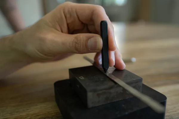 Fabriquez votre jonc en argent écoresponsable avec Marie - Image n°5 - Wecandoo