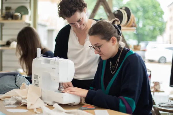 Upcyclez vos tissus préférés en sac banane avec Christelle - Image n°3 - Wecandoo