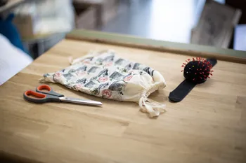 Réalise une pochette en tissu