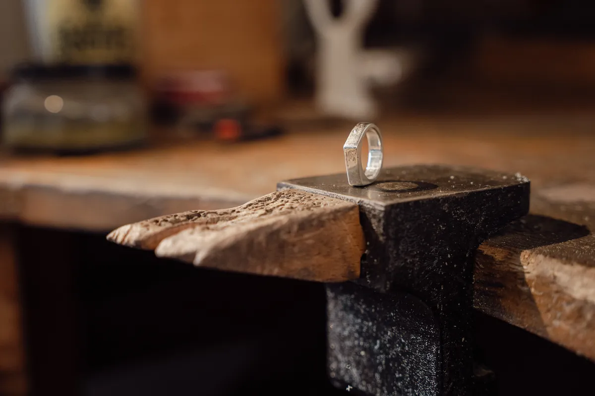 Réalisez votre chevalière en fonte sur une journée