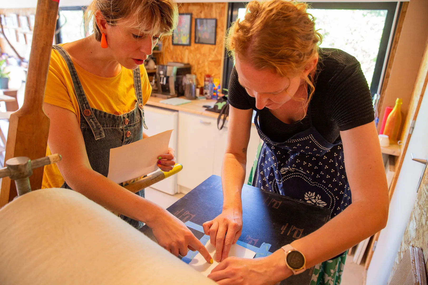 Initiez-vous à la linogravure et réalisez votre plaque gravée avec Emilie - Image n°3 - Wecandoo