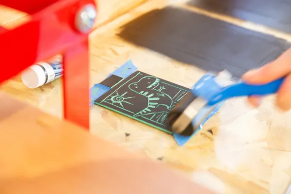 Initiez-vous à la linogravure et réalisez votre plaque gravée avec Emilie - Image n°4 - Wecandoo