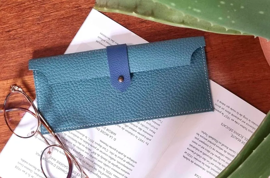 Initiez-vous à la maroquinerie artisanale avec Lauriane - Image n°1 - Wecandoo