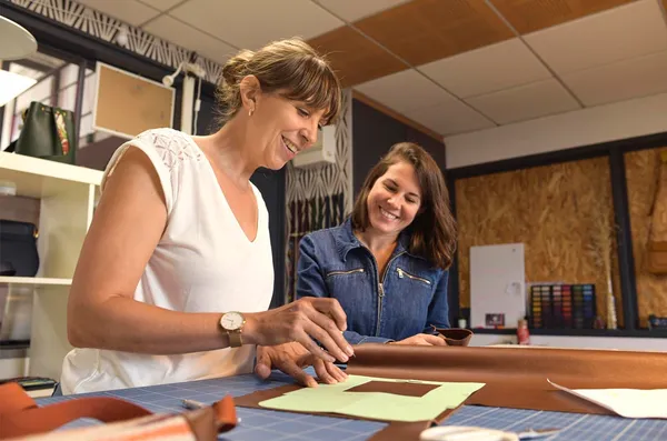 Initiez-vous à la maroquinerie artisanale avec Lauriane - Image n°3 - Wecandoo