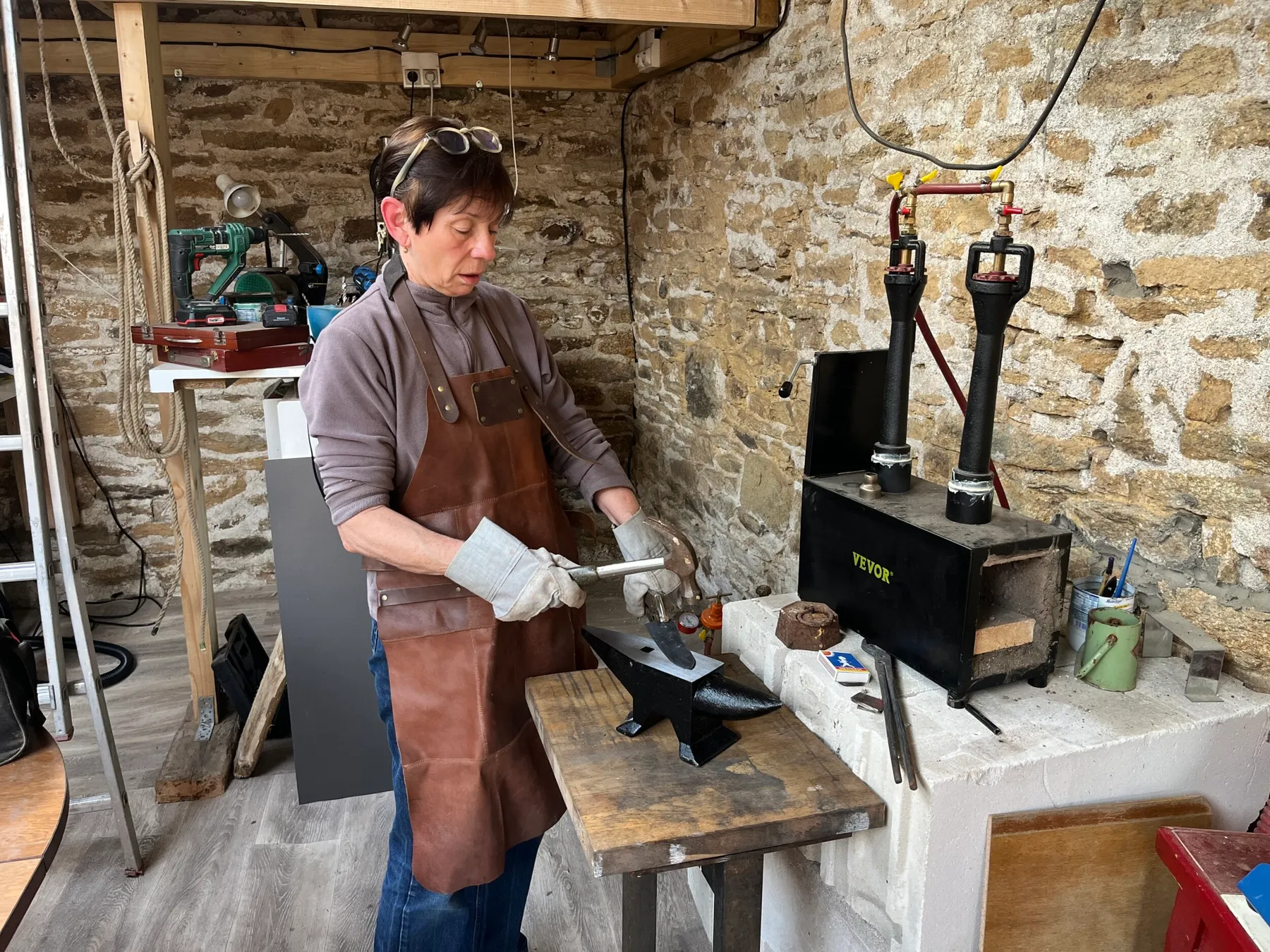 Réalisez votre couteau de cuisine Santoku sur une journée avec Gilles - Image n°1 - Wecandoo