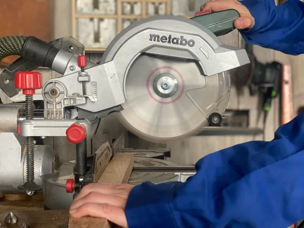 Créez votre petit banc bas en bois avec Guillaume - Afbeelding nr. 4 - Wecandoo