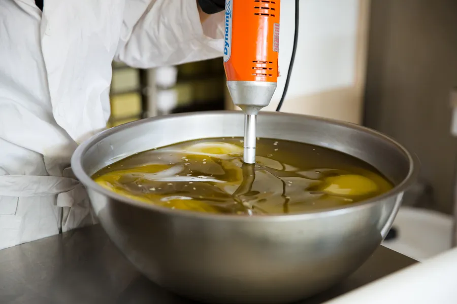 Réalisez votre savon saponifié à froid avec Aurélie - Afbeelding nr. 1 - Wecandoo