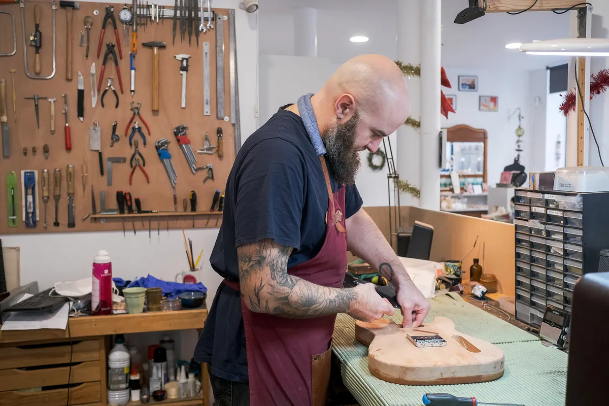 Découvrez le métier de luthier