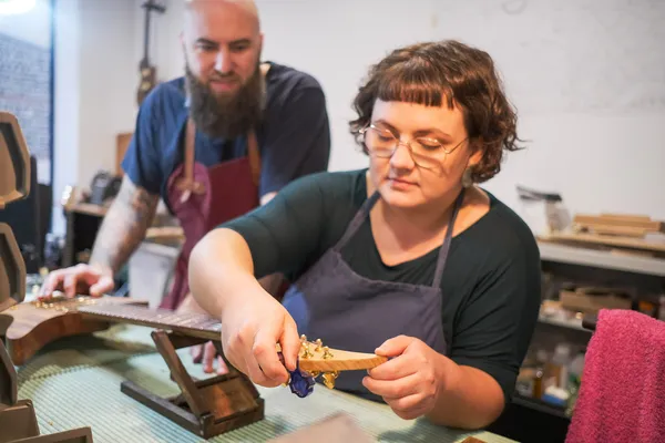 Découvrez le métier de luthier avec Thomas - Image n°2 - Wecandoo