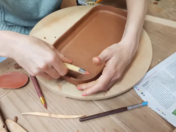 Réalisez votre pièce en céramique au travers de différentes techniques de modelage avec Aline - Image n°2 - Wecandoo