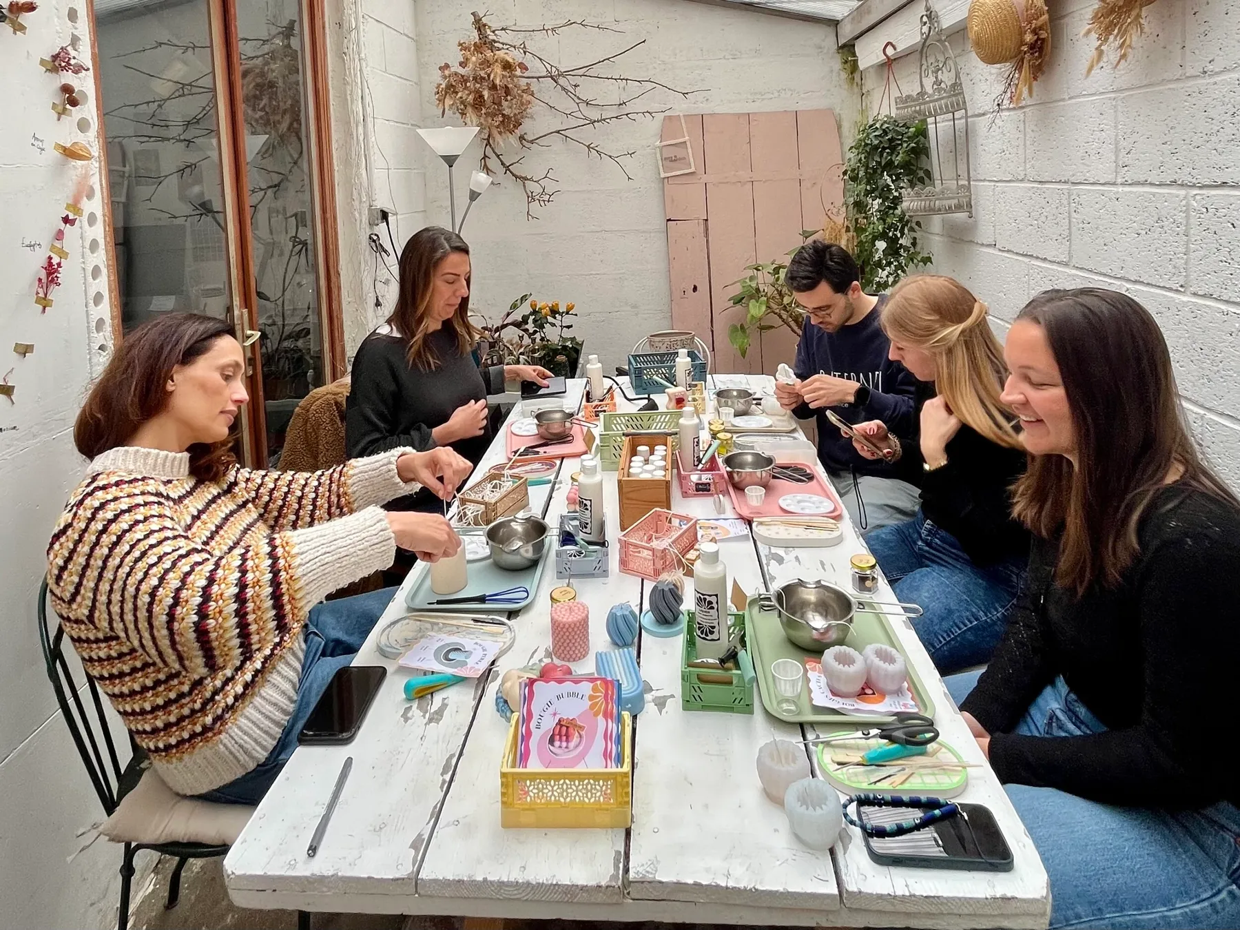 Fabriquez vos bougies parfumées et leur socle avec Héloïse - Image n°3 - Wecandoo