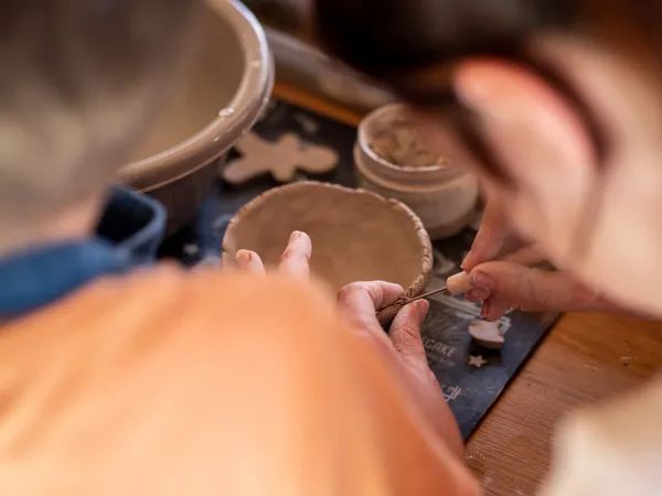 Initiez-vous au modelage en duo avec votre enfant, avec Hélène - Image n°3 - Wecandoo