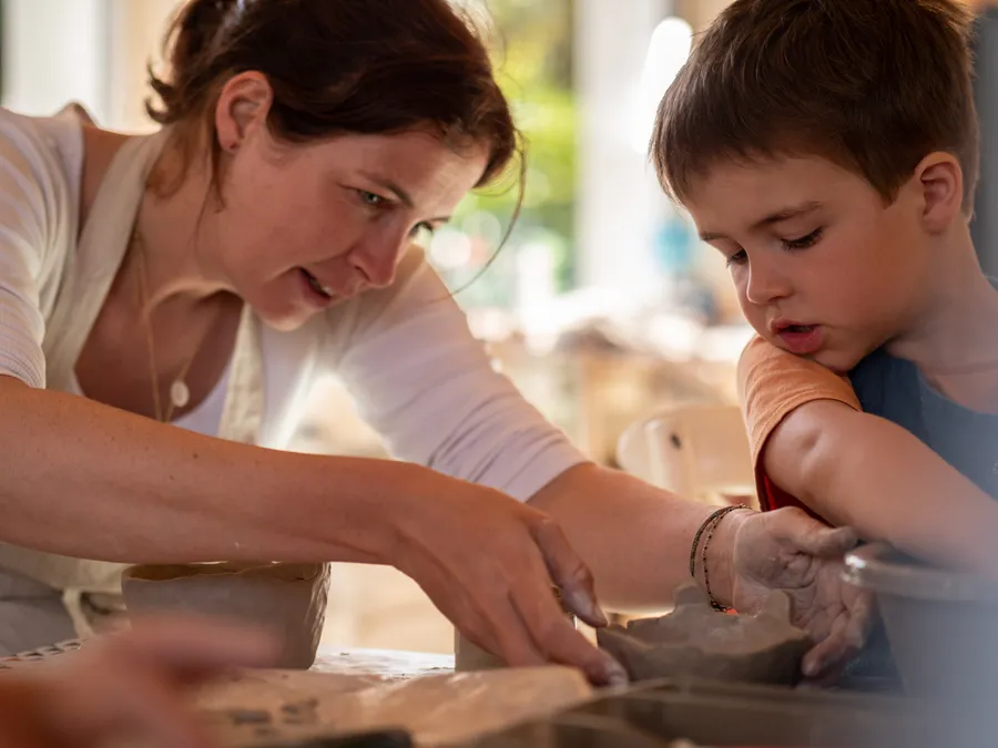 Initiez-vous au modelage en duo avec votre enfant, avec Hélène - Image n°1 - Wecandoo