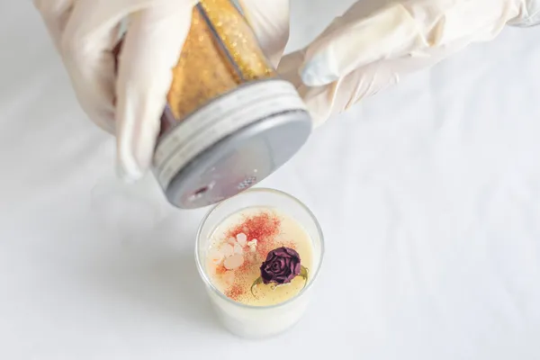 Fabriquez votre bougie parfumée avec Karen - Image n°3 - Wecandoo