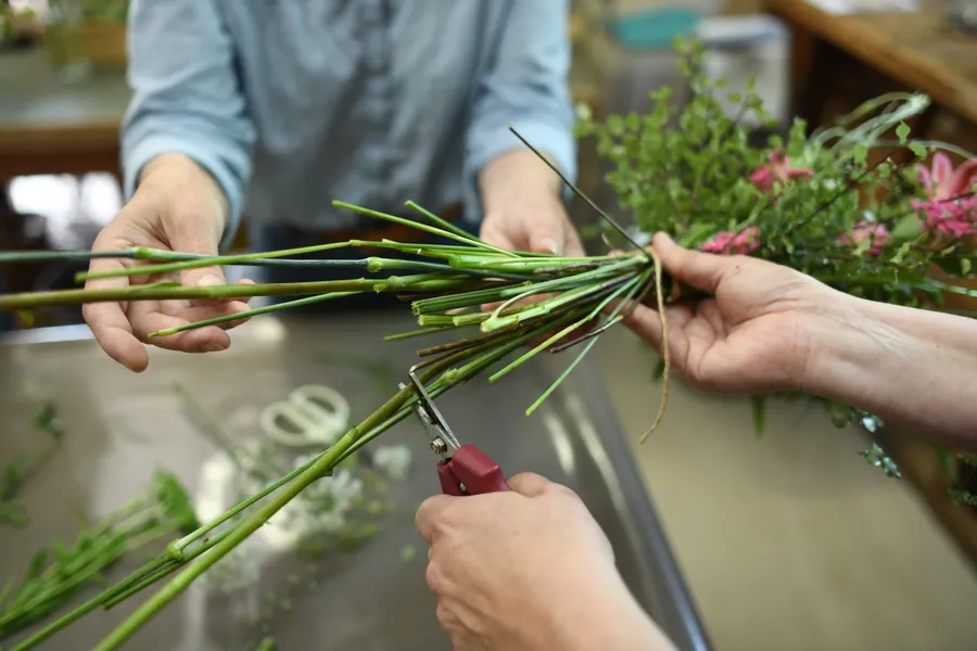 Composez votre bouquet de fleurs fraîches locales avec Laurence - Image n°1 - Wecandoo