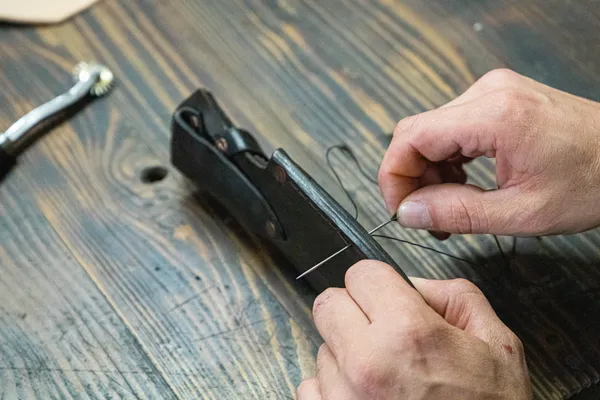 Réalisez votre couteau full steel et son étui en cuir avec Nicolas - Image n°3 - Wecandoo