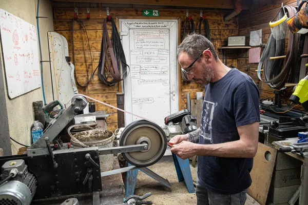 Réalisez votre couteau full steel et son étui en cuir avec Nicolas - Image n°4 - Wecandoo