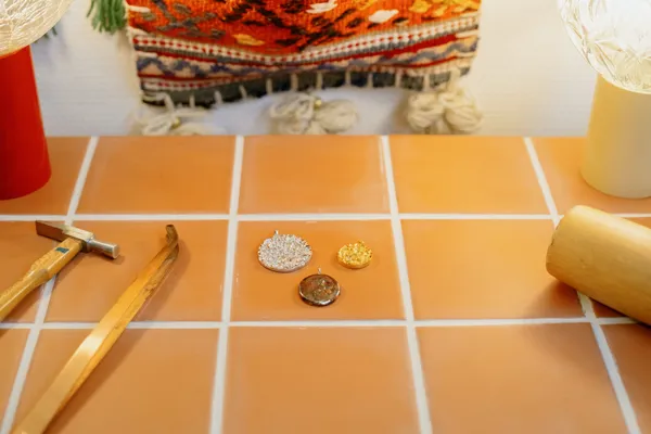 Make your own engraved lost wax medallion with Idil - Image n°3 - Wecandoo