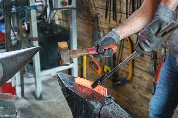 Réalisez votre couteau pliant avec Nicolas - Image n°1 - Wecandoo