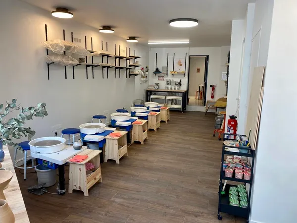 Initiez-vous au tour de potier avec Caroline - Image n°3 - Wecandoo