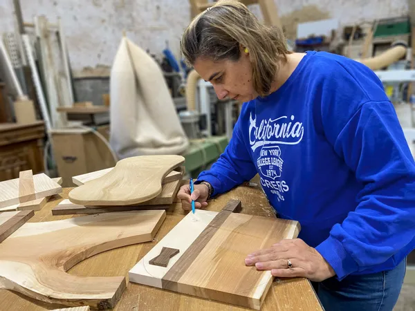 Fabriquez votre planche à découper personnalisée avec Sophia - Image n°2 - Wecandoo