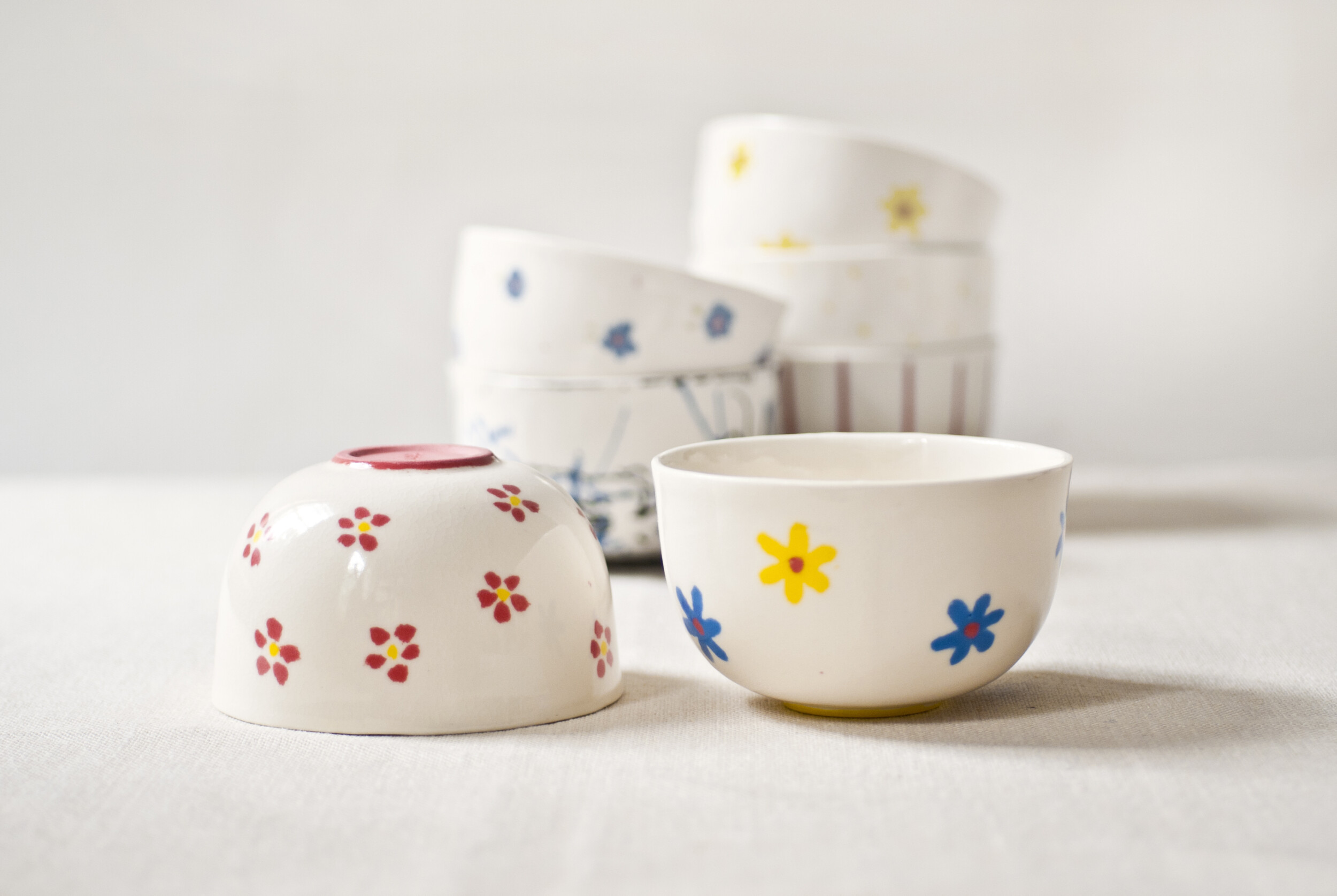 Wecandoo - Coulez et décorez vos tasses en porcelaine